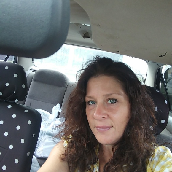 Meet your Posher, Lisa - Picture 1 of 1